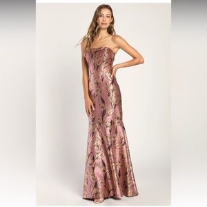 Lulus Gowning Around Mauve Floral Jacquard
Strapless Maxi Dress